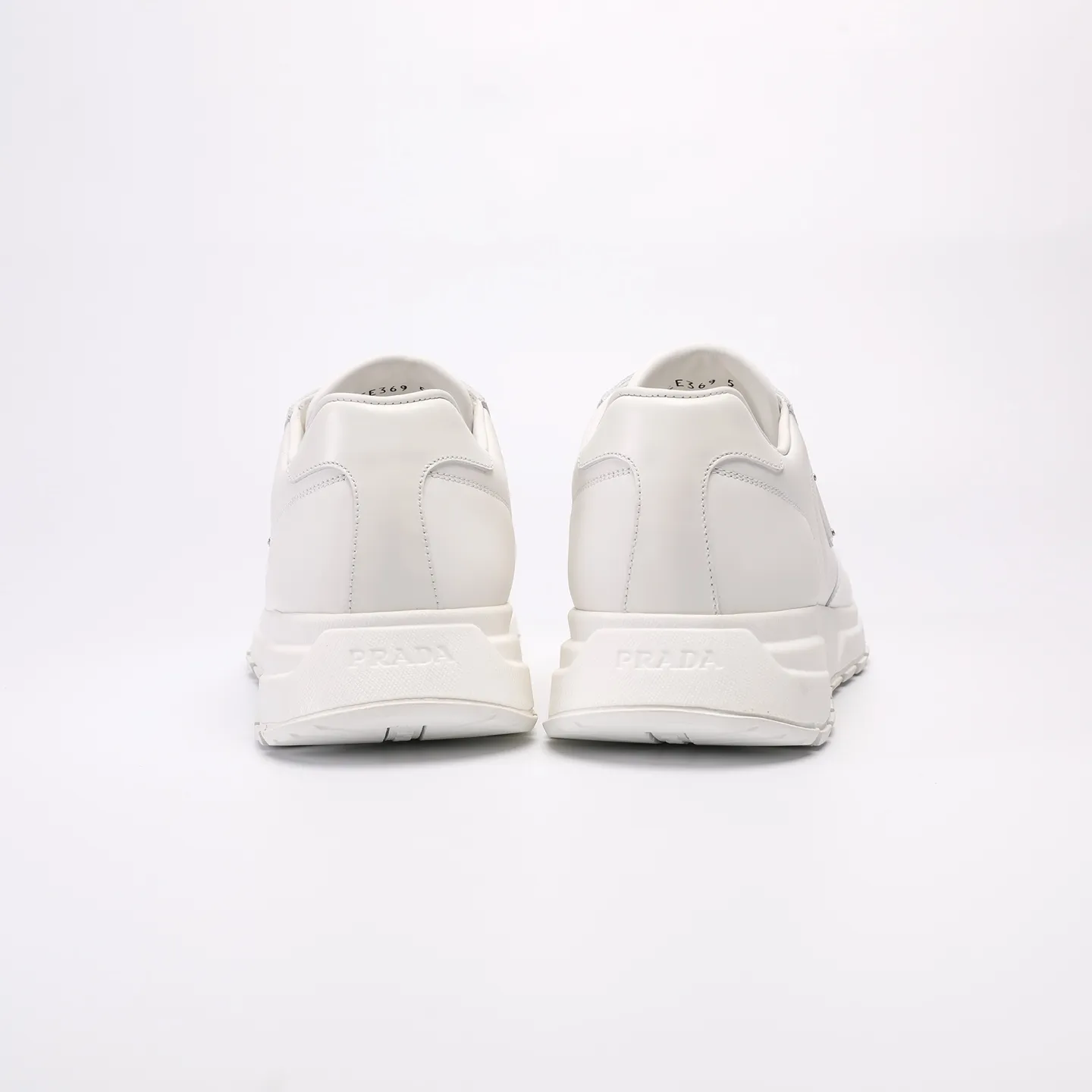 Batch 580 [PRADA] Men's shoes are popular in the counter, official website synchronization, high-quality shipments. Fabric: original cowhide with snakeskin. Lining: cowhide feet + cowhide lining. Outsole: original TPU + foam. Size: 38-46